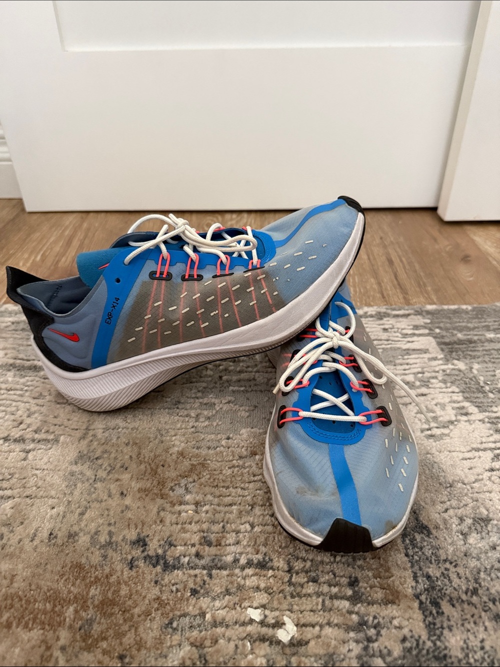 Blue Athletic Running Shoes - Lightweight Performance